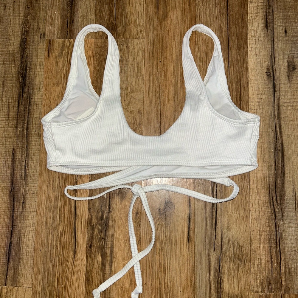 Hollister White Wrap Bikini Top - Picture 2 of 2
